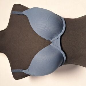 Victoria Secret T-Shirt Pushup full co erage bra 38B